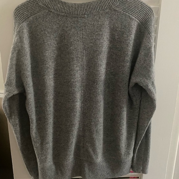 Buffalo David Bitton V-Neck Sweater Top - Picture 3 of 7